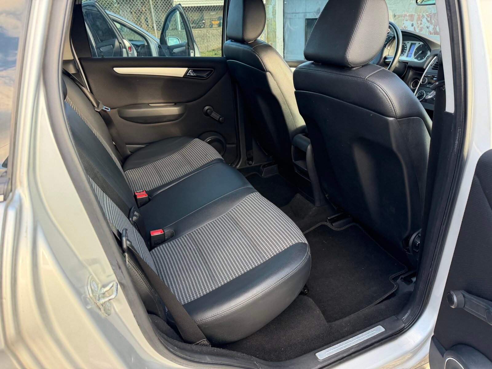 MERCEDES-BENZ B 200 2.0 cdi