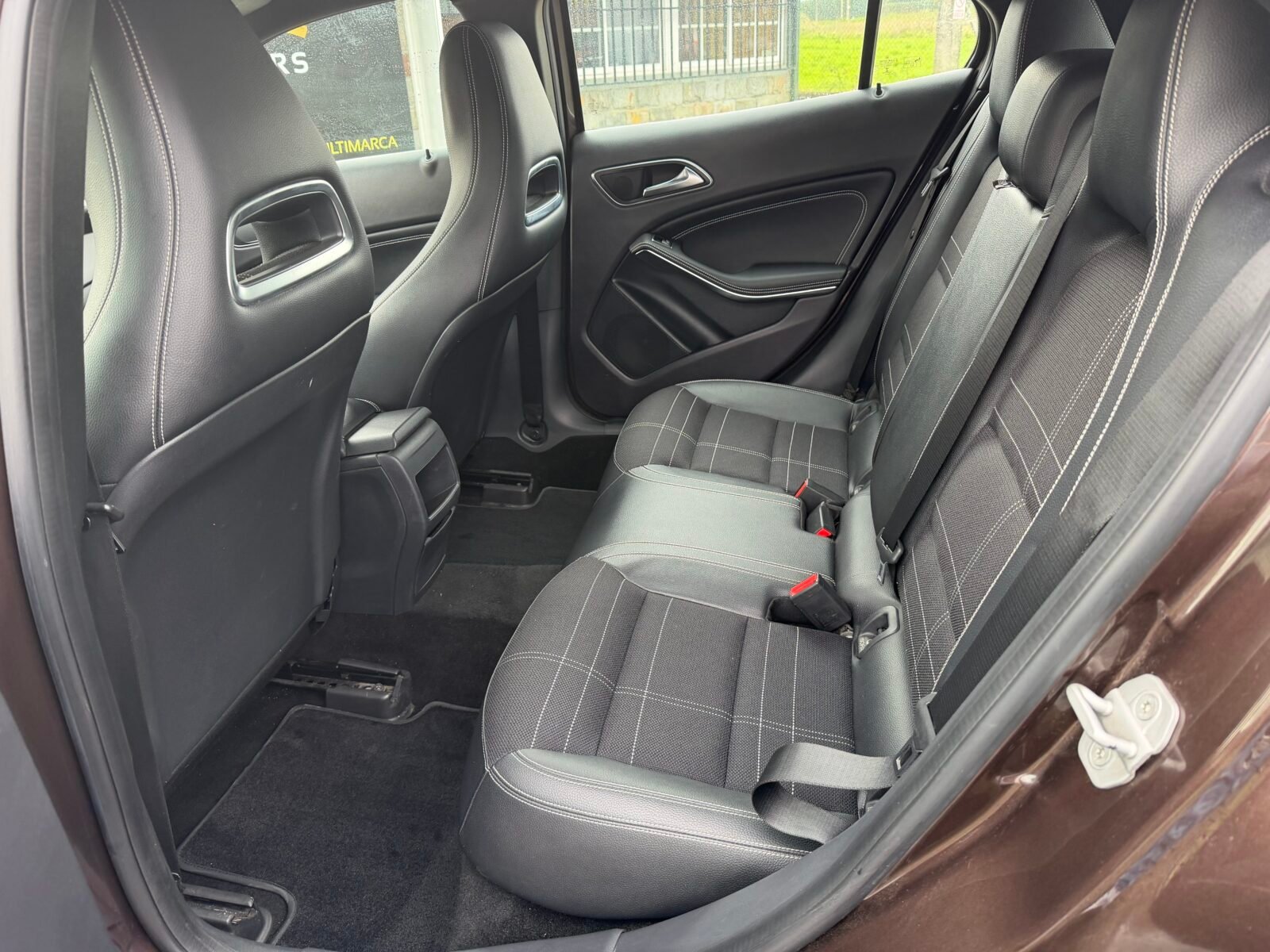 MERCEDES-BENZ Gla 200