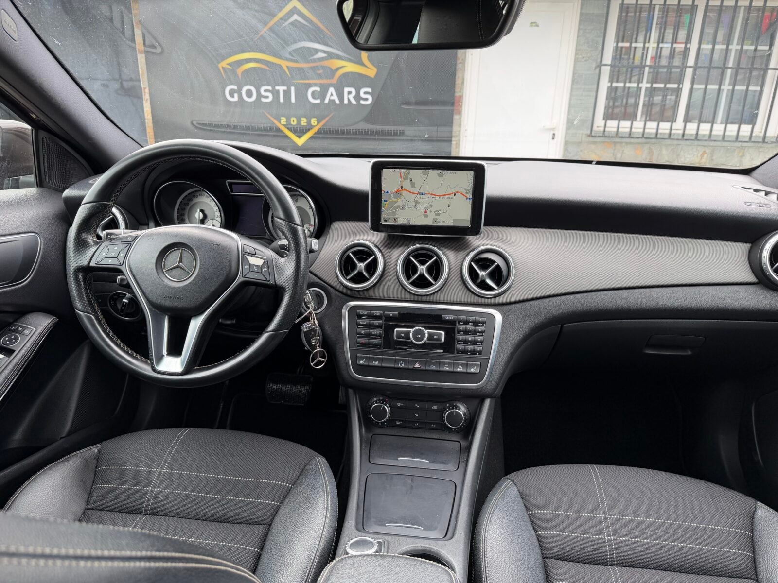 MERCEDES-BENZ Gla 200