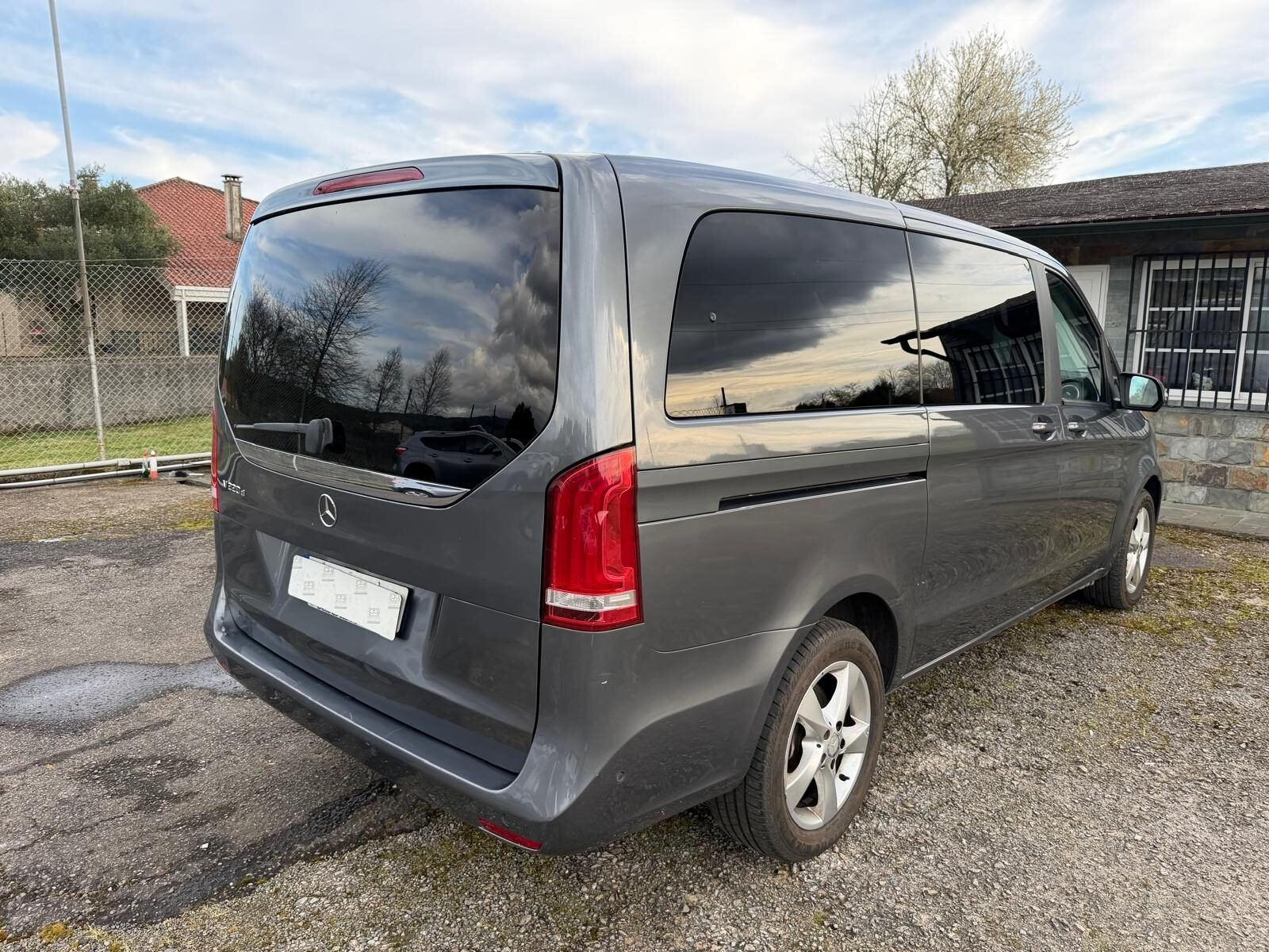 MERCEDES-BENZ V 220 CDI