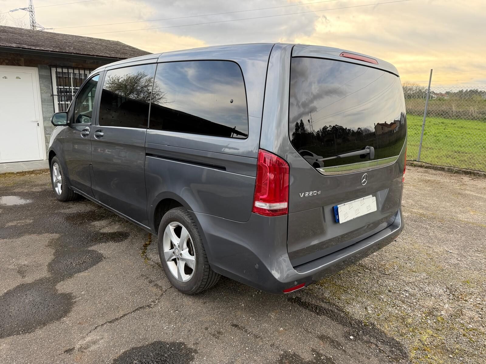MERCEDES-BENZ V 220 CDI