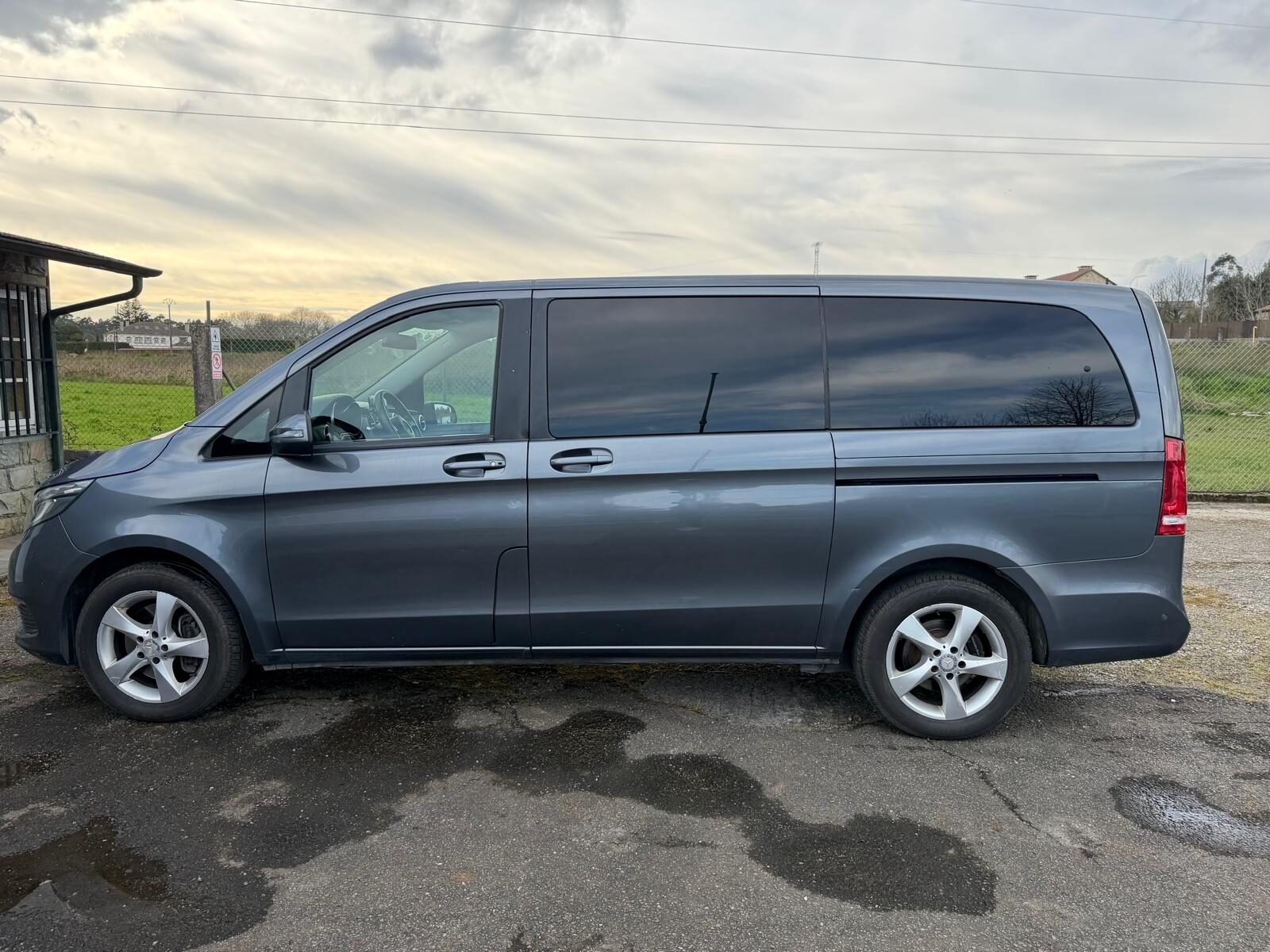 MERCEDES-BENZ V 220 CDI