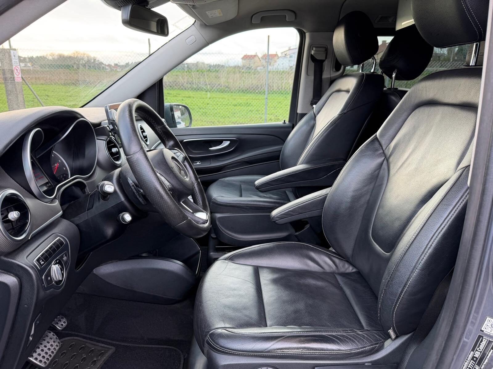MERCEDES-BENZ V 220 CDI