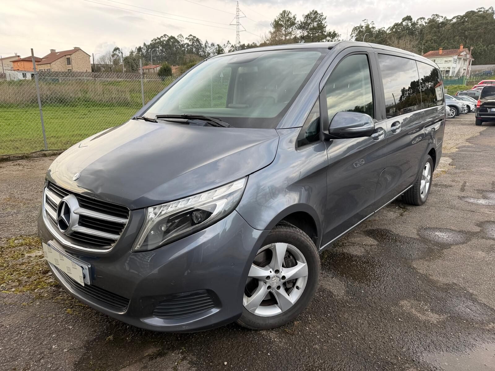 MERCEDES-BENZ V 220 CDI