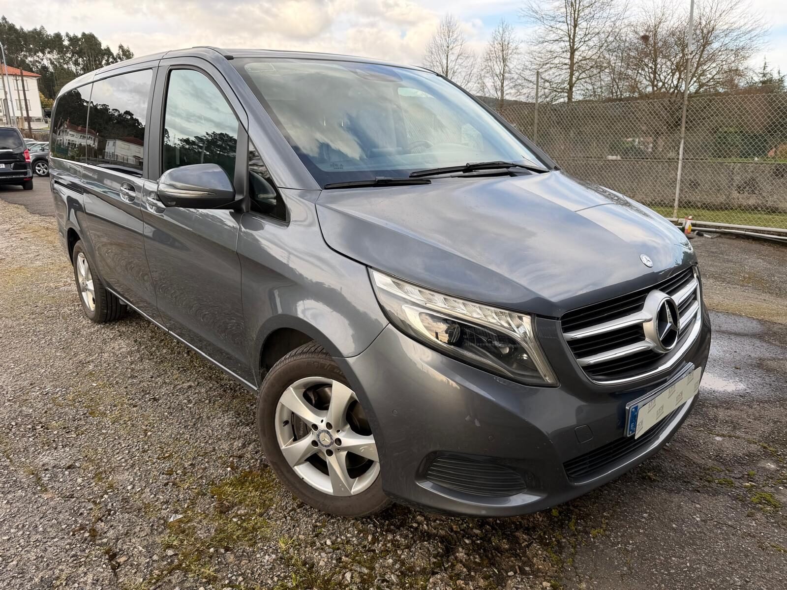 MERCEDES-BENZ V 220 CDI