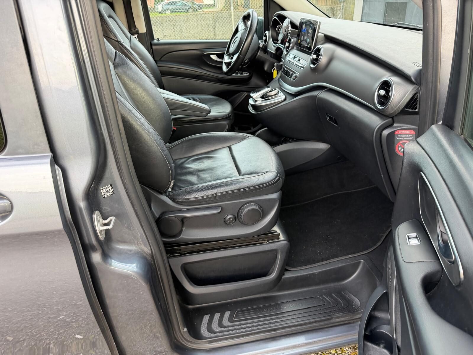 MERCEDES-BENZ V 220 CDI