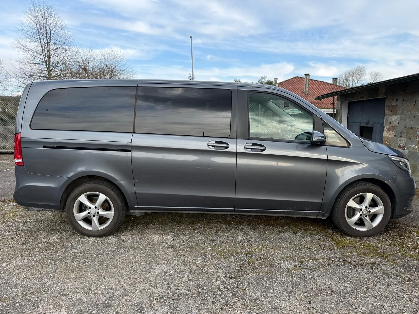 MERCEDES-BENZ V 220 CDI