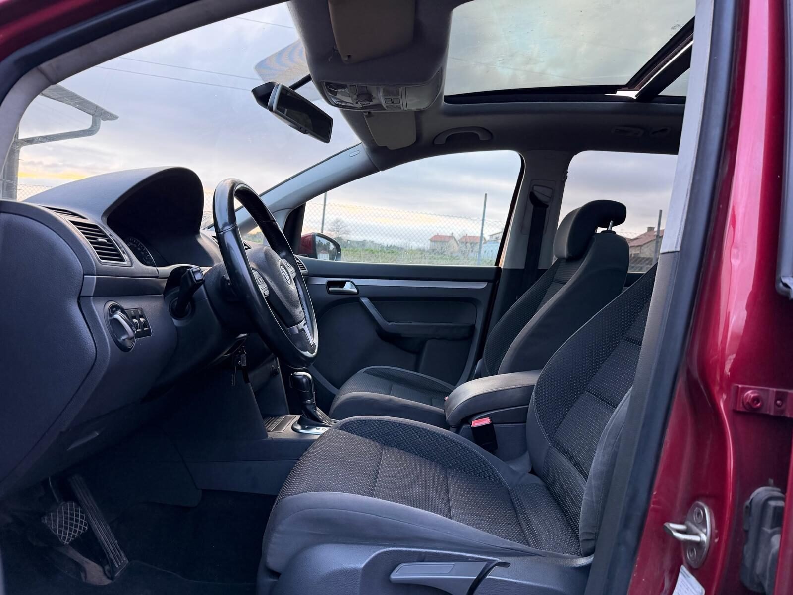 VOLKSWAGEN TOURAN 1.6 TDI