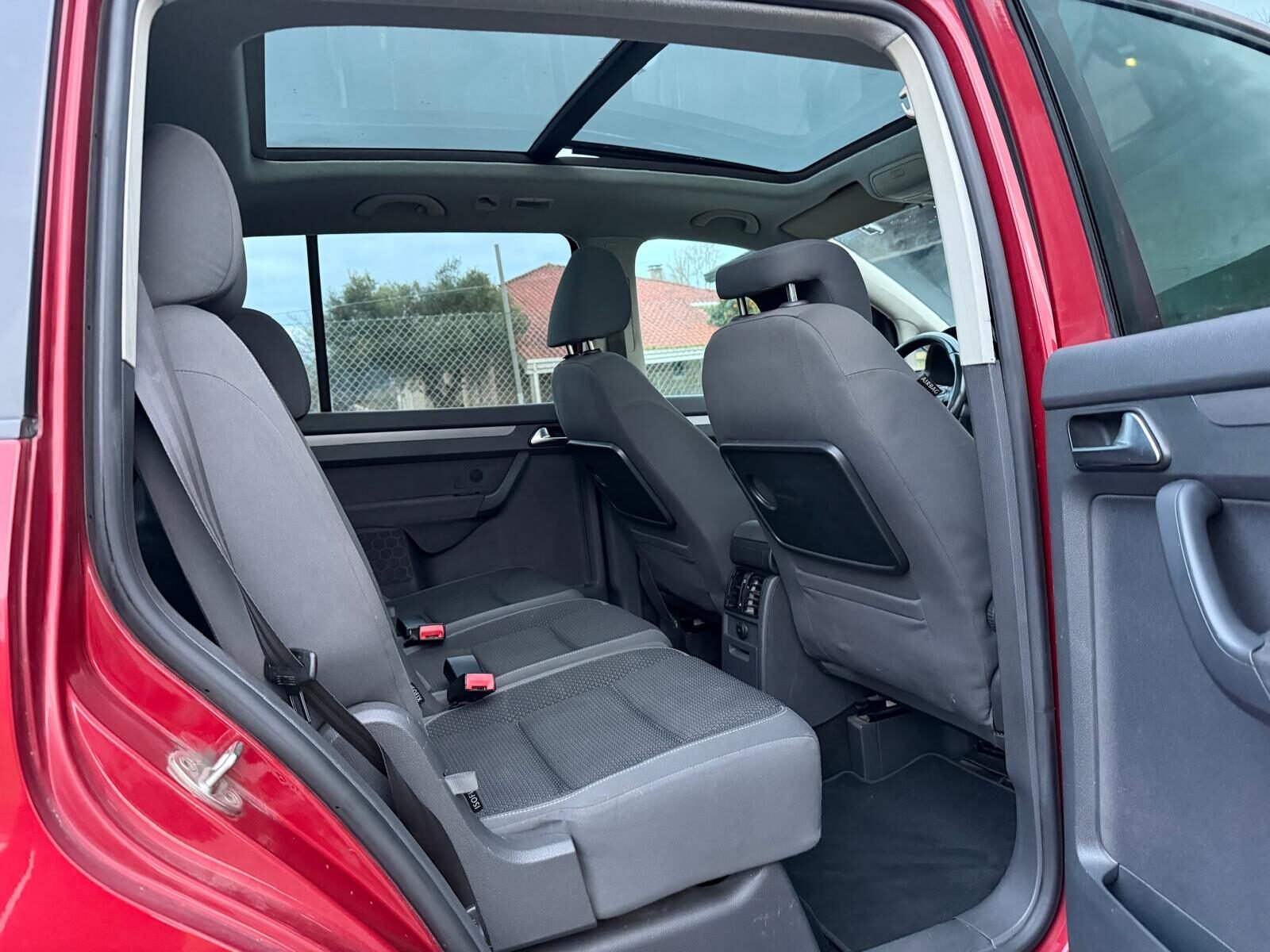 VOLKSWAGEN TOURAN 1.6 TDI
