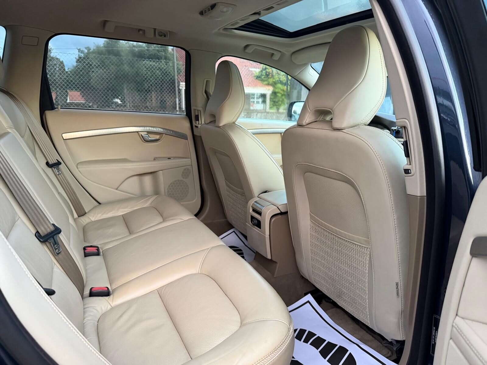 VOLVO XC70 2.4 D5AWD