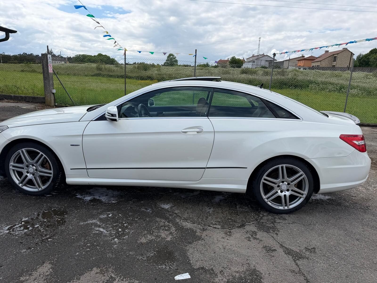 MERCEDES-BENZ E 350 CGI COUPE