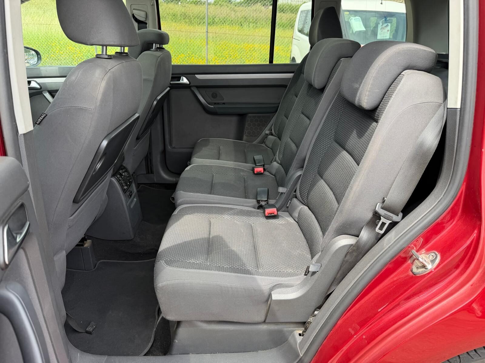 VOLKSWAGEN TOURAN 1.6 TDI