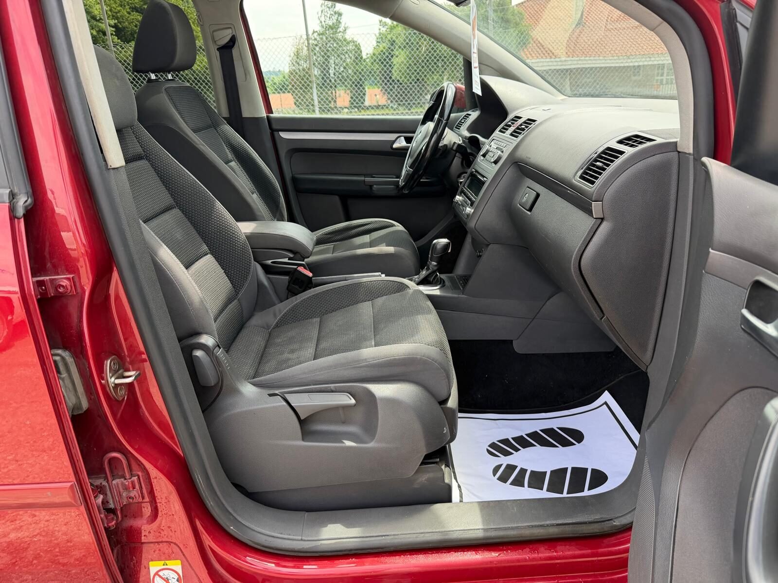 VOLKSWAGEN TOURAN 1.6 TDI