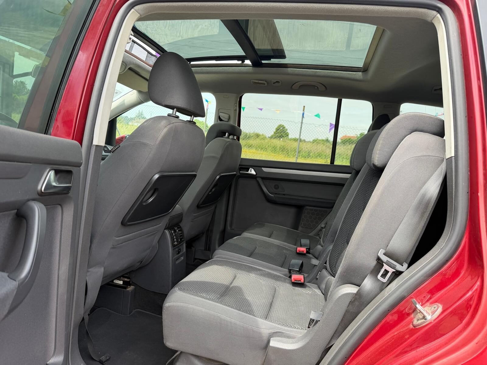 VOLKSWAGEN TOURAN 1.6 TDI