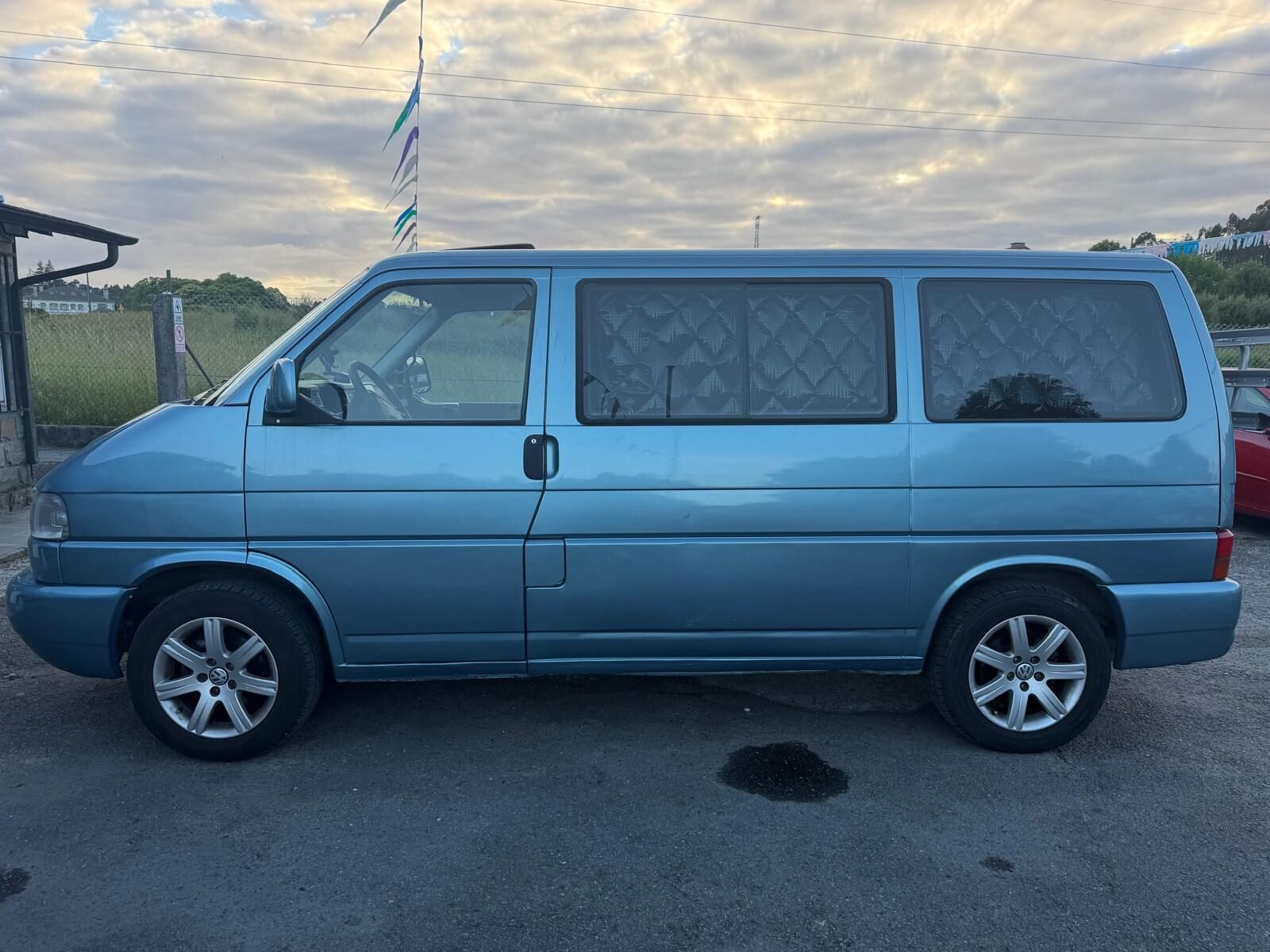 VOLKSWAGEN MULTIVAN 2.5 TDI