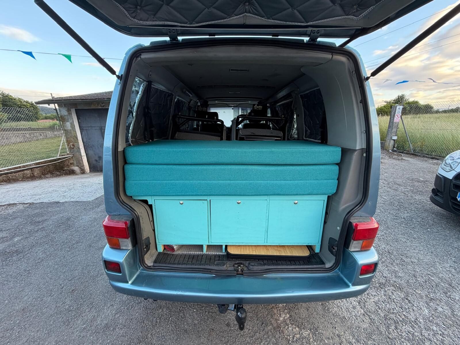 VOLKSWAGEN MULTIVAN 2.5 TDI