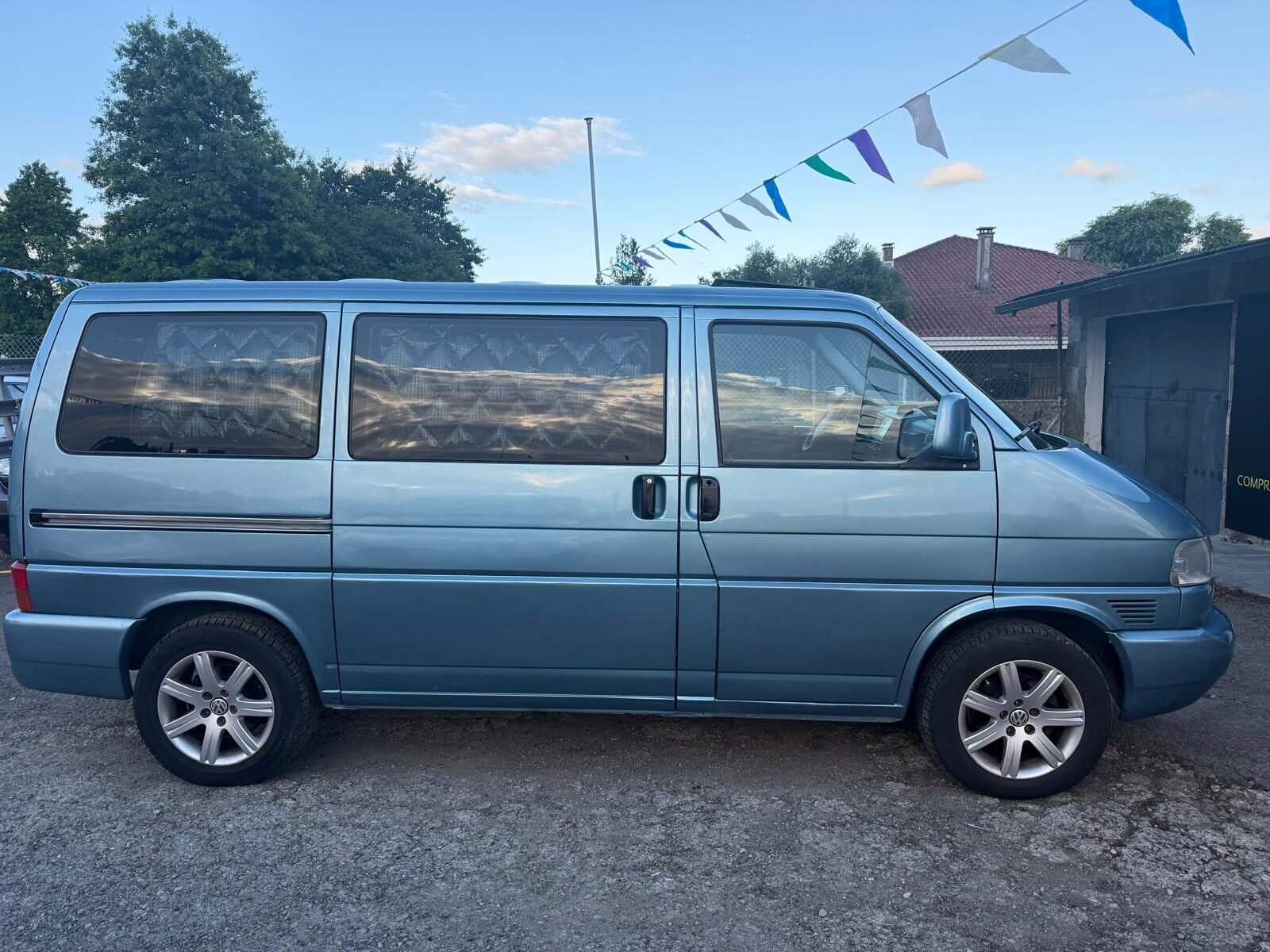 VOLKSWAGEN MULTIVAN 2.5 TDI