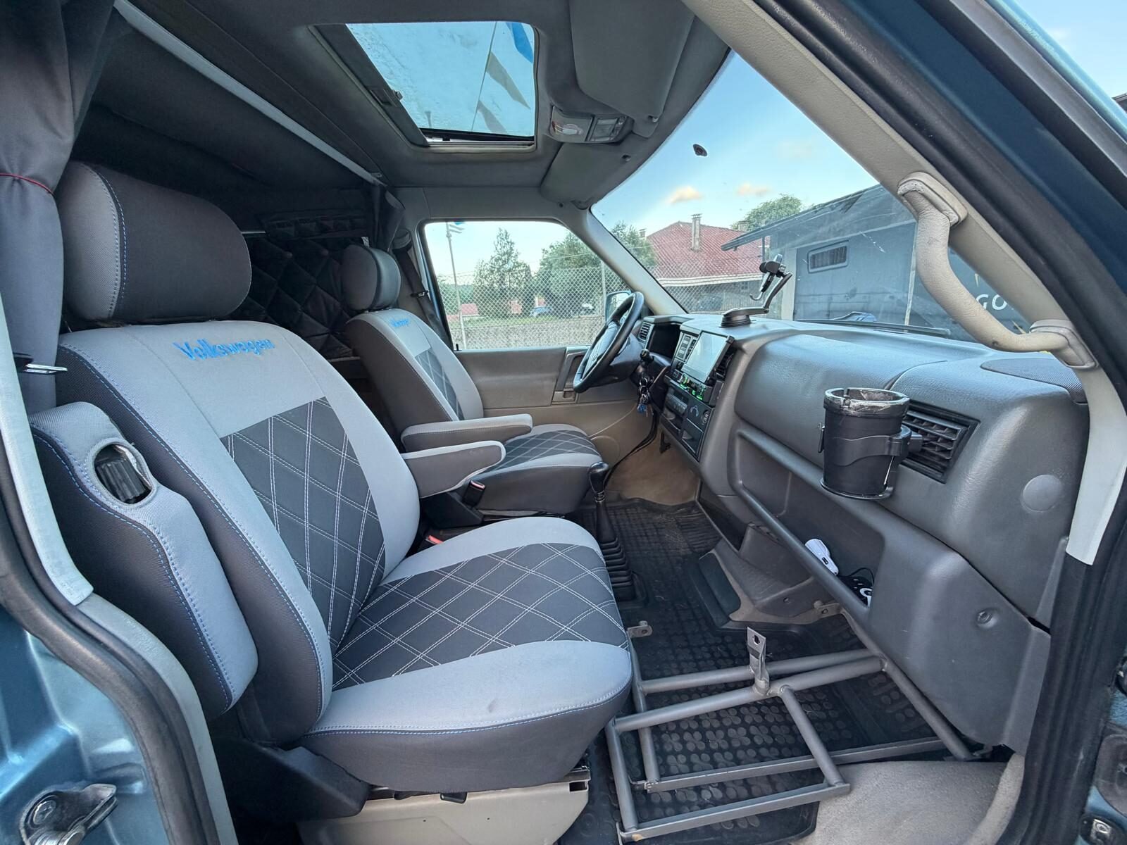 VOLKSWAGEN MULTIVAN 2.5 TDI