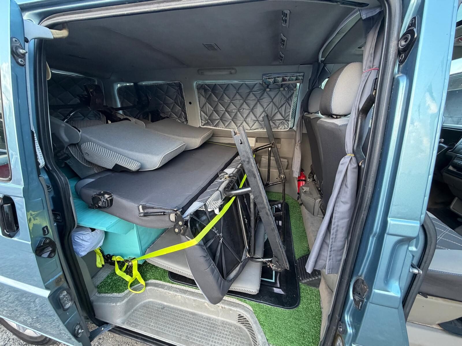 VOLKSWAGEN MULTIVAN 2.5 TDI
