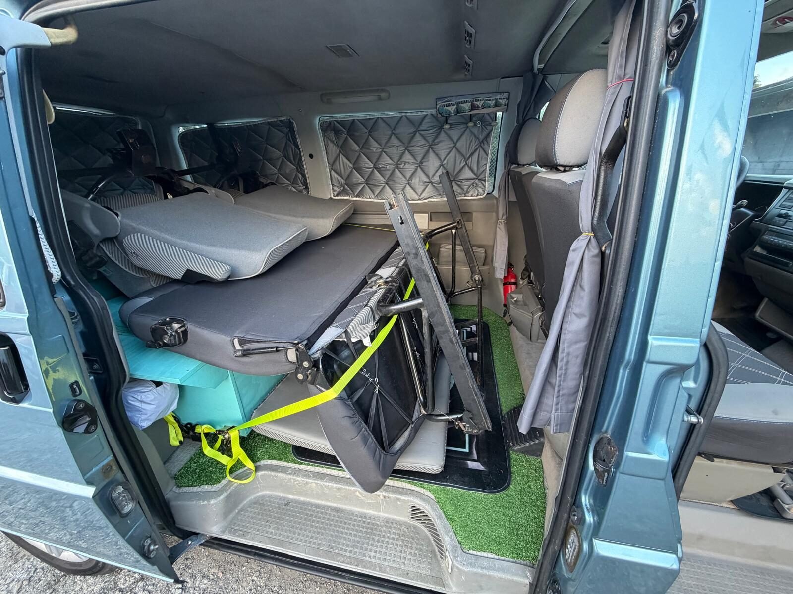 VOLKSWAGEN MULTIVAN 2.5 TDI