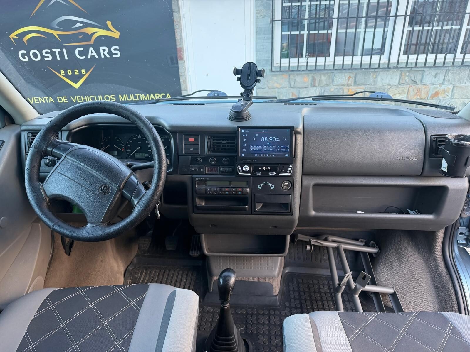 VOLKSWAGEN MULTIVAN 2.5 TDI