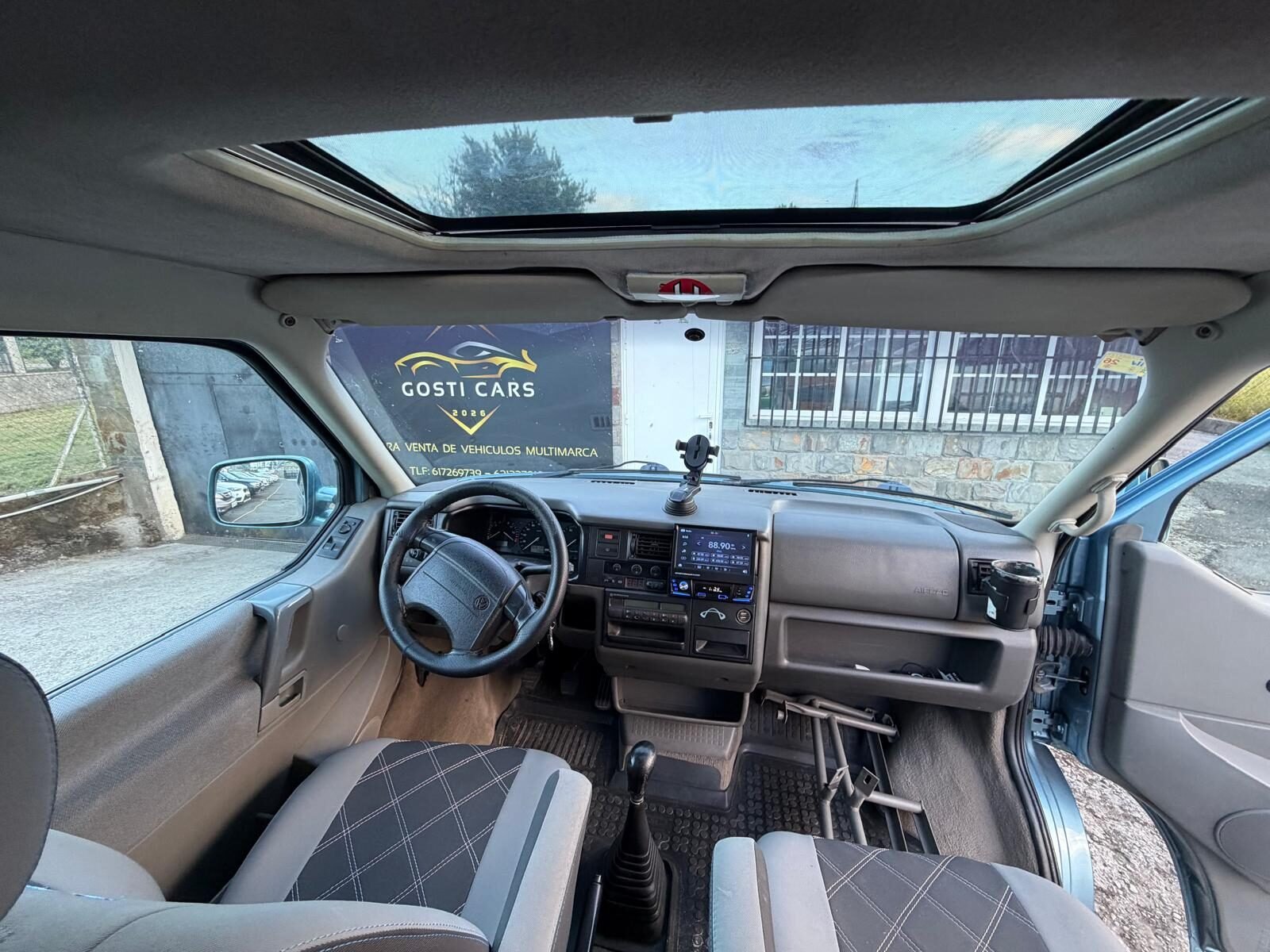 VOLKSWAGEN MULTIVAN 2.5 TDI