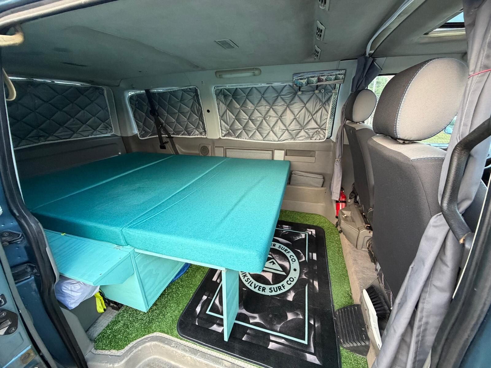 VOLKSWAGEN MULTIVAN 2.5 TDI