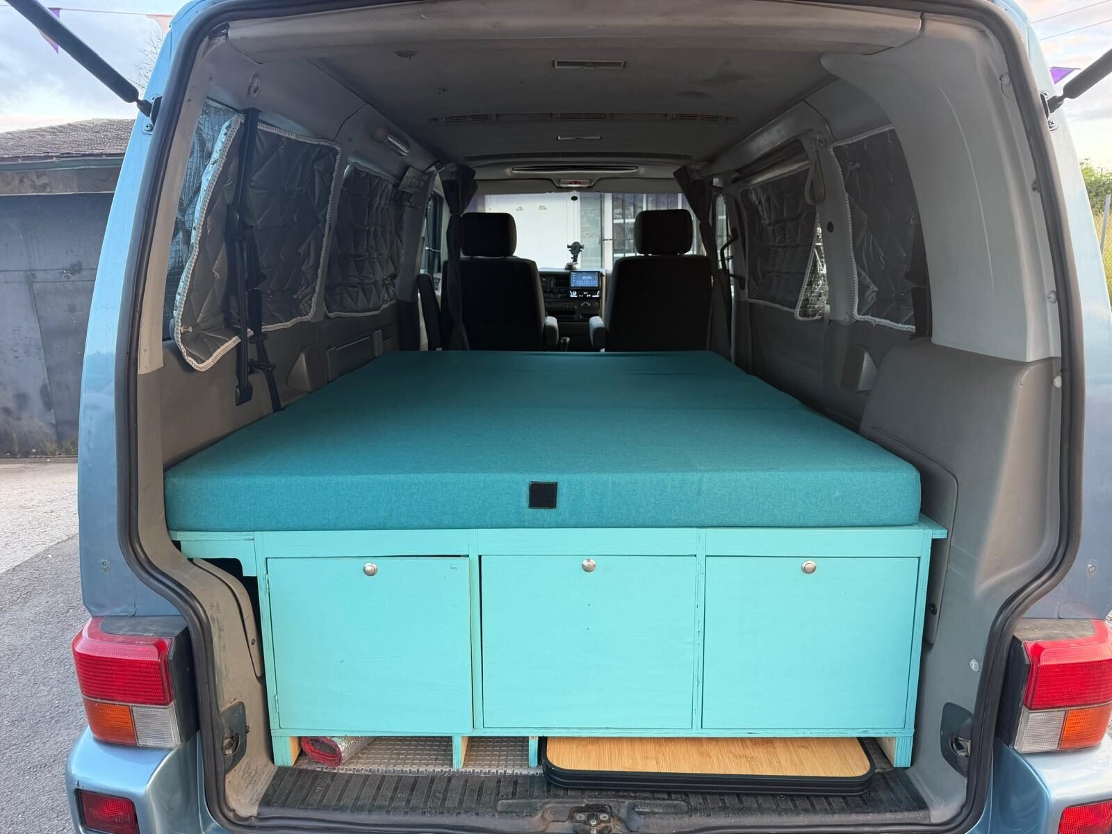 VOLKSWAGEN MULTIVAN 2.5 TDI