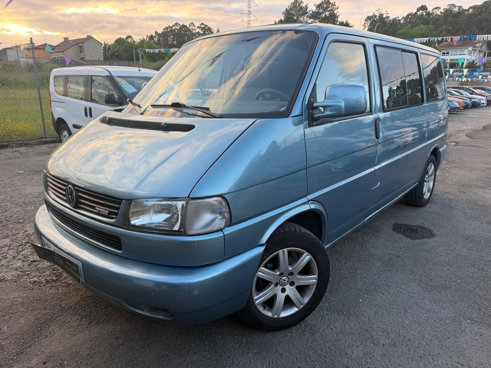 VOLKSWAGEN MULTIVAN 2.5 TDI