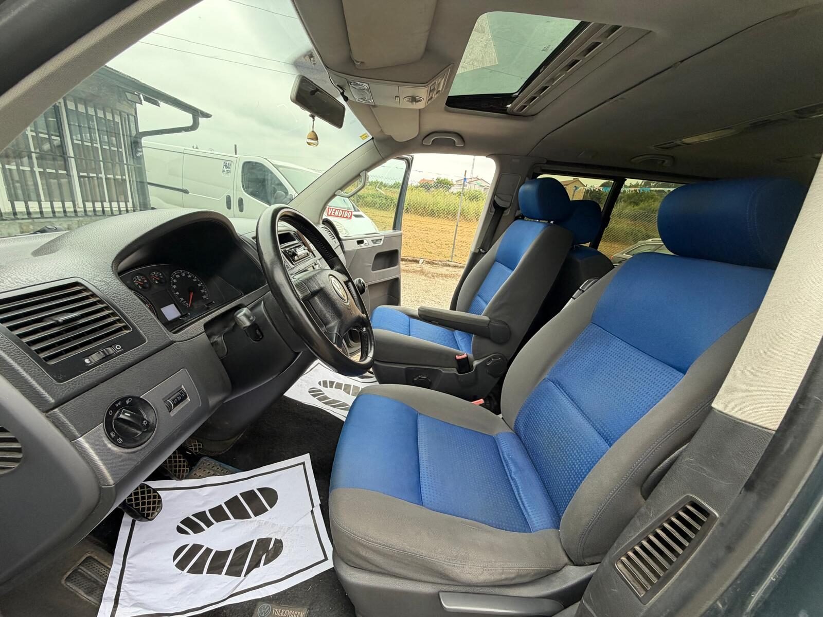 VOLKSWAGEN MULTIVAN 2.5 TDI