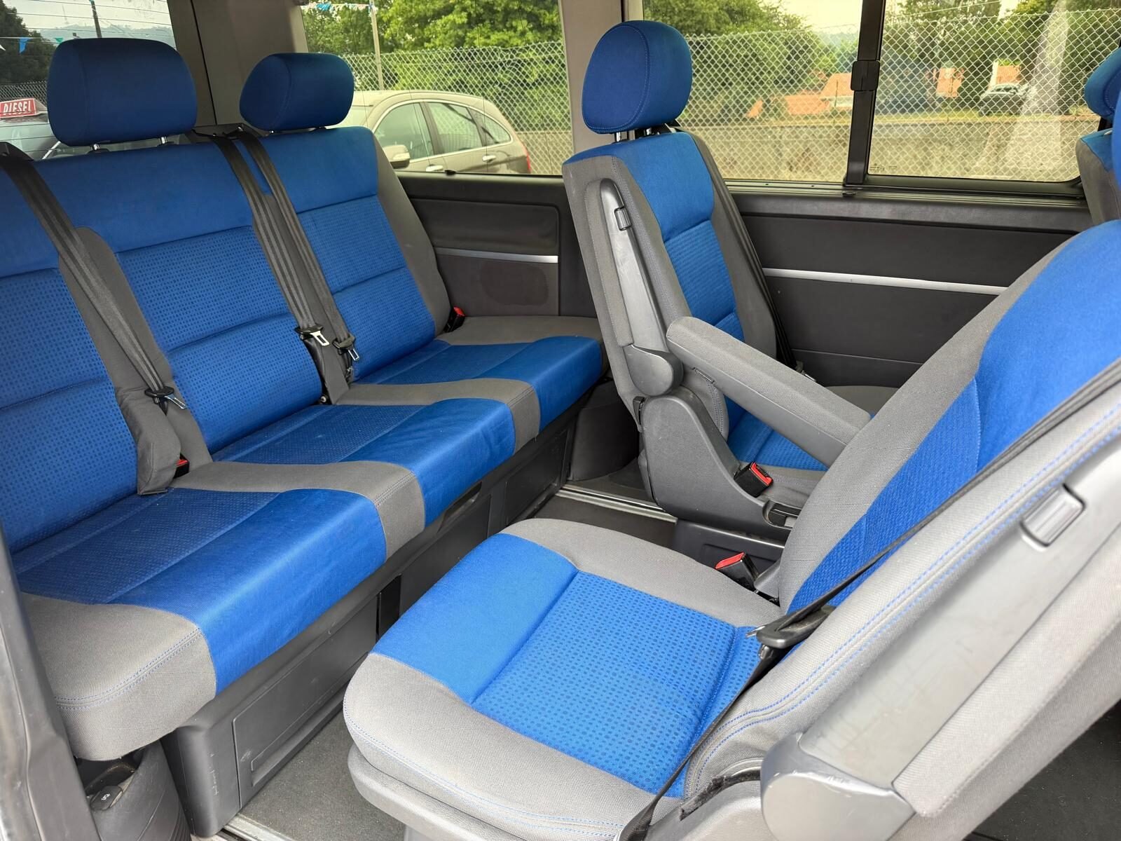 VOLKSWAGEN MULTIVAN 2.5 TDI