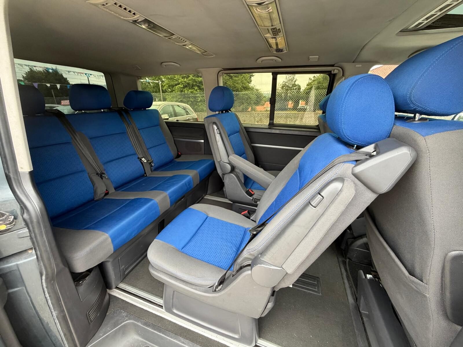 VOLKSWAGEN MULTIVAN 2.5 TDI