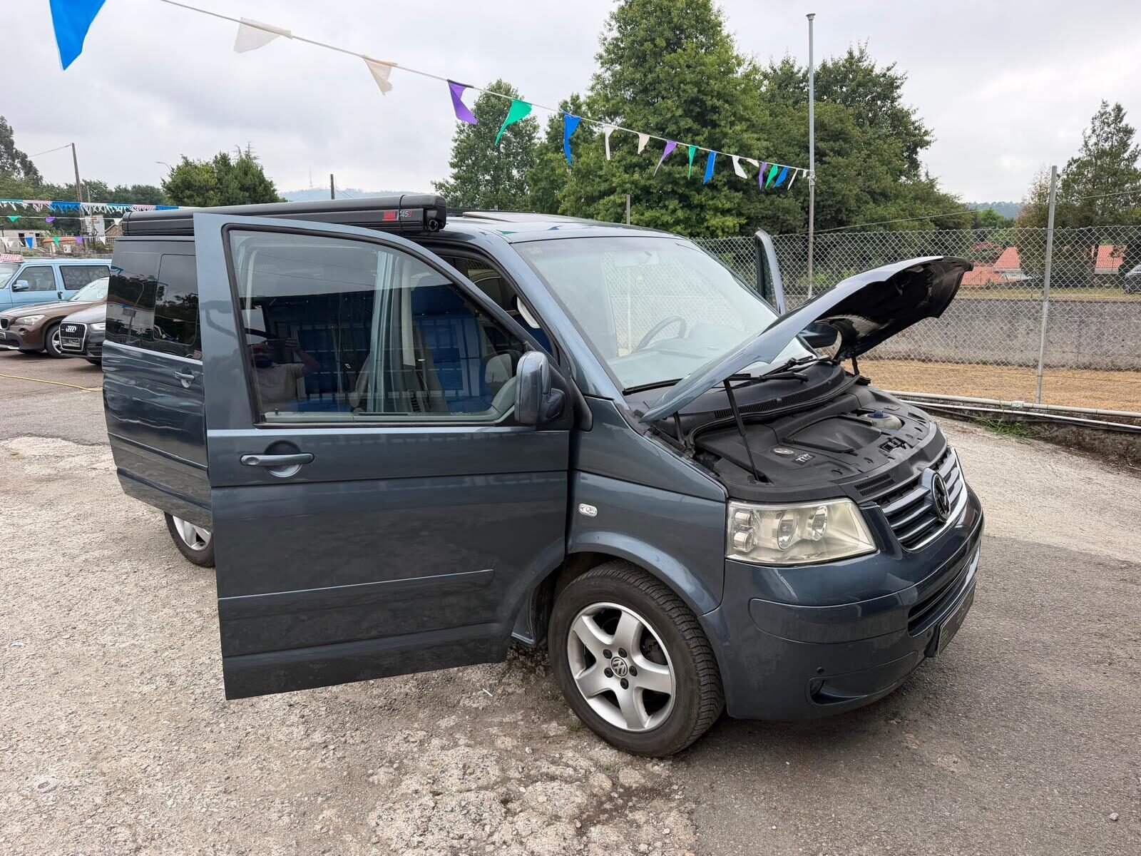 VOLKSWAGEN MULTIVAN 2.5 TDI