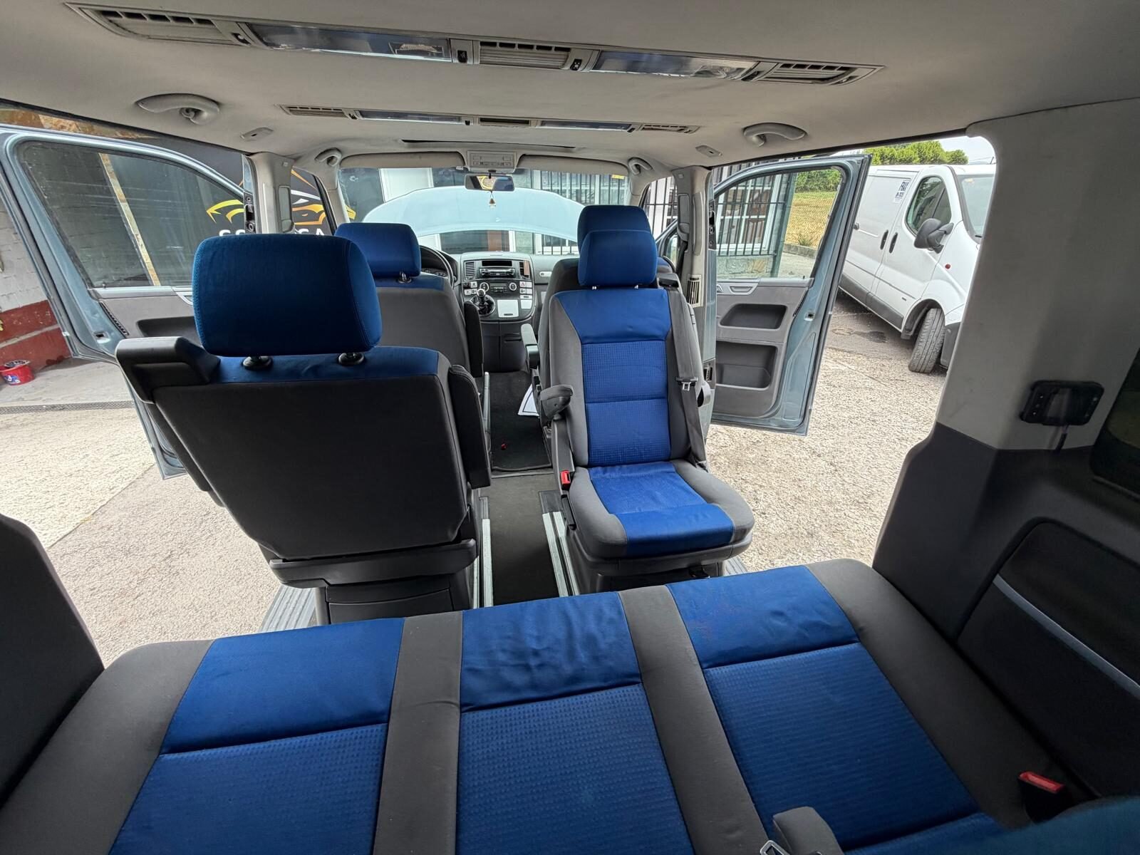 VOLKSWAGEN MULTIVAN 2.5 TDI