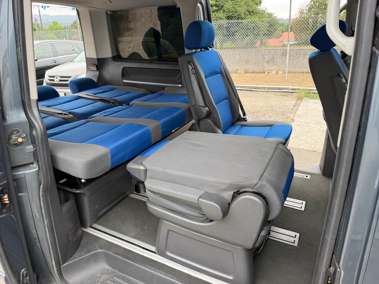 VOLKSWAGEN MULTIVAN 2.5 TDI