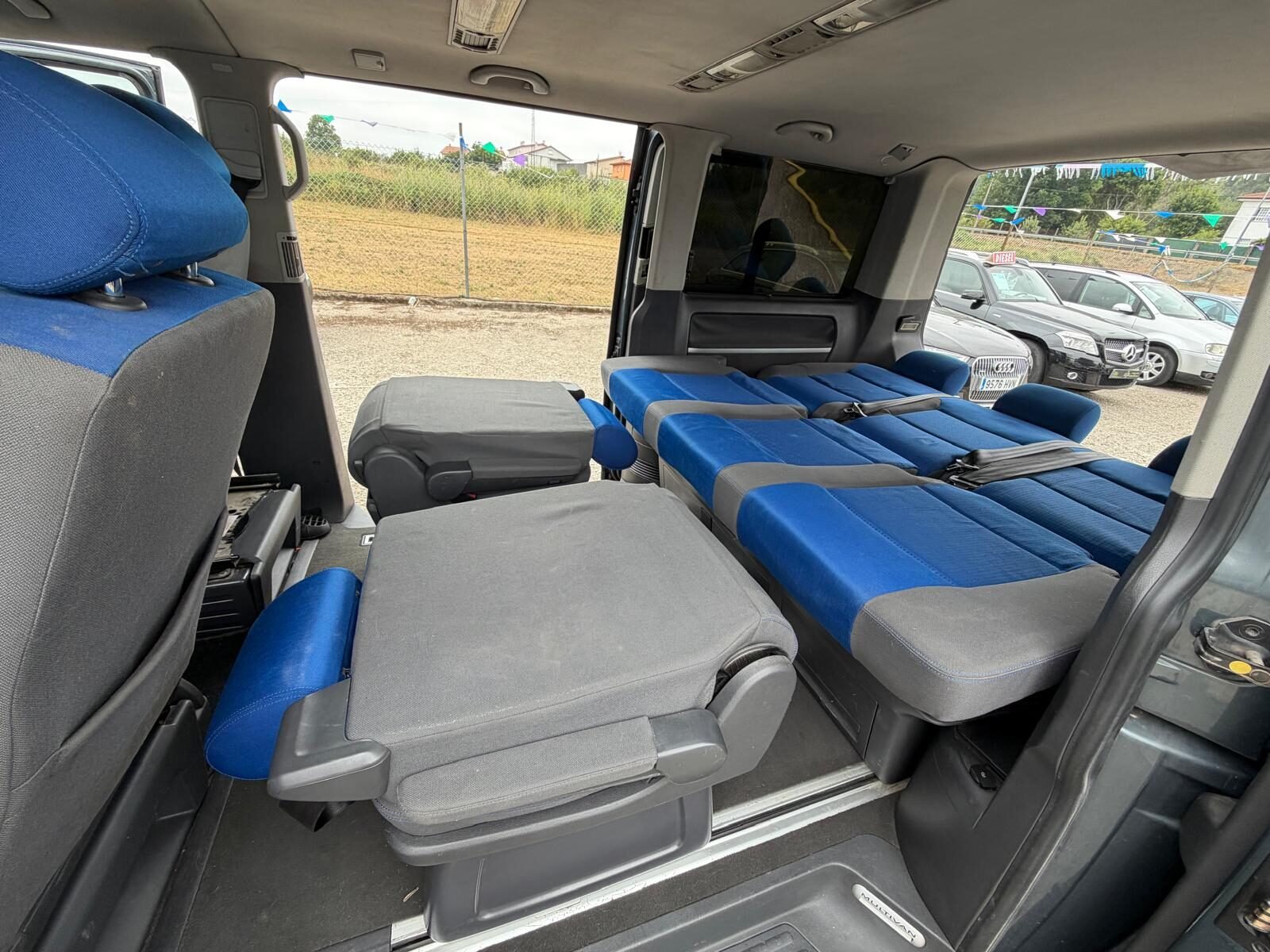 VOLKSWAGEN MULTIVAN 2.5 TDI