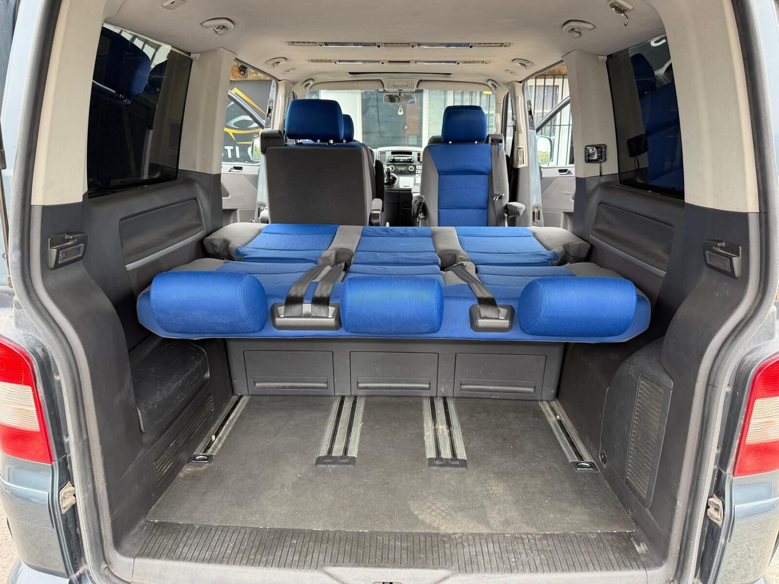 VOLKSWAGEN MULTIVAN 2.5 TDI