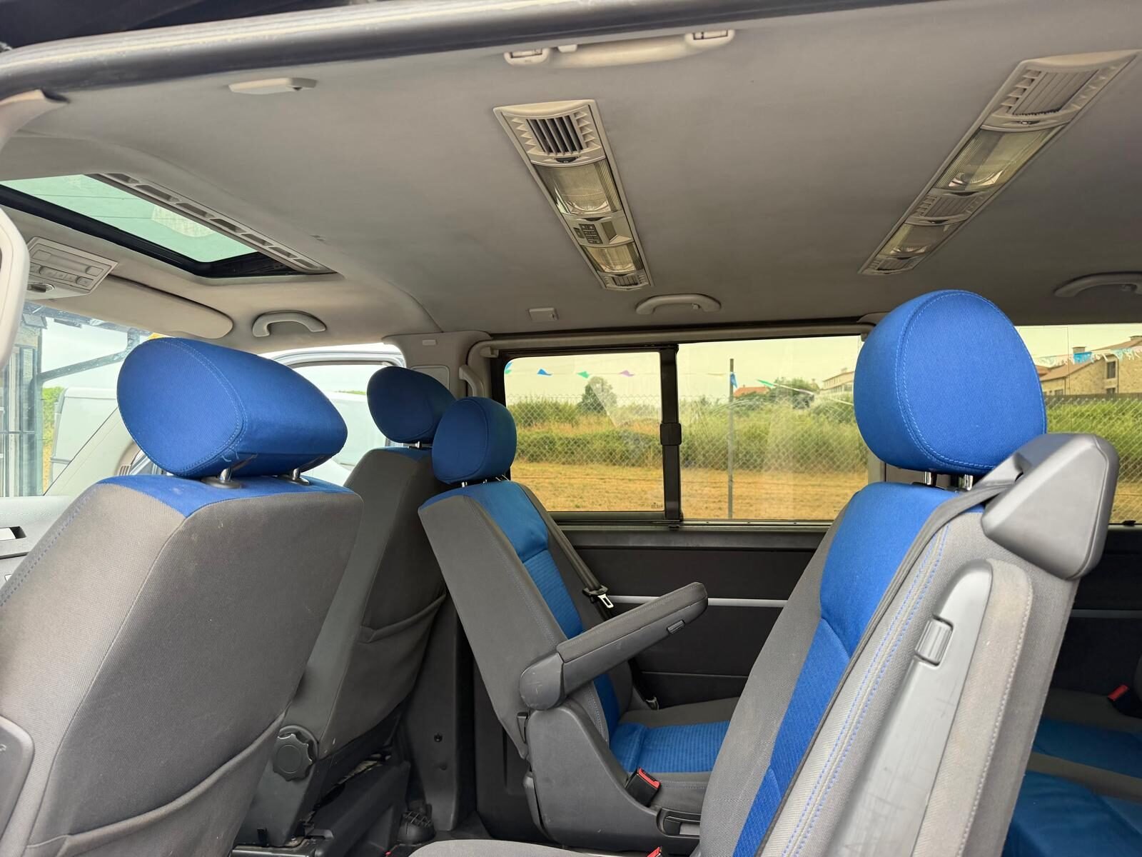 VOLKSWAGEN MULTIVAN 2.5 TDI