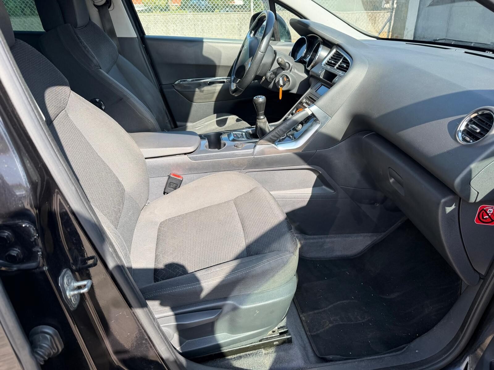 PEUGEOT 3008 1.6