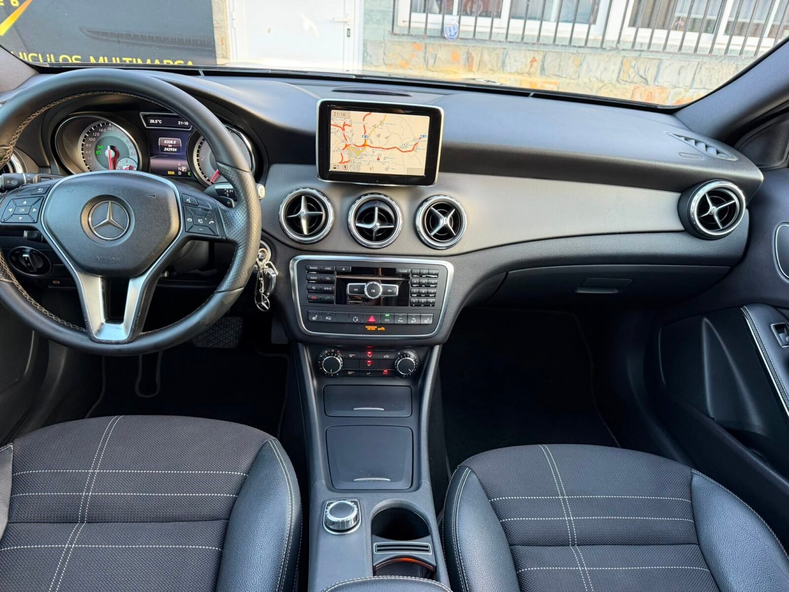 MERCEDES-BENZ Gla 200