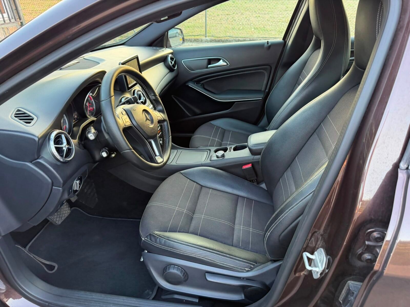 MERCEDES-BENZ Gla 200