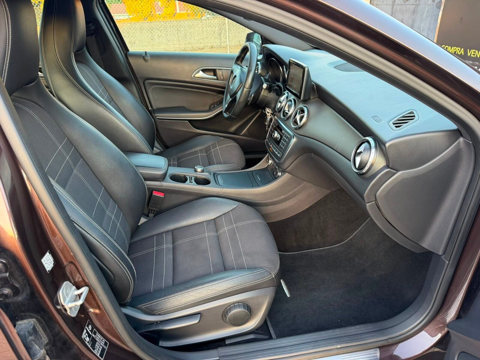 MERCEDES-BENZ Gla 200