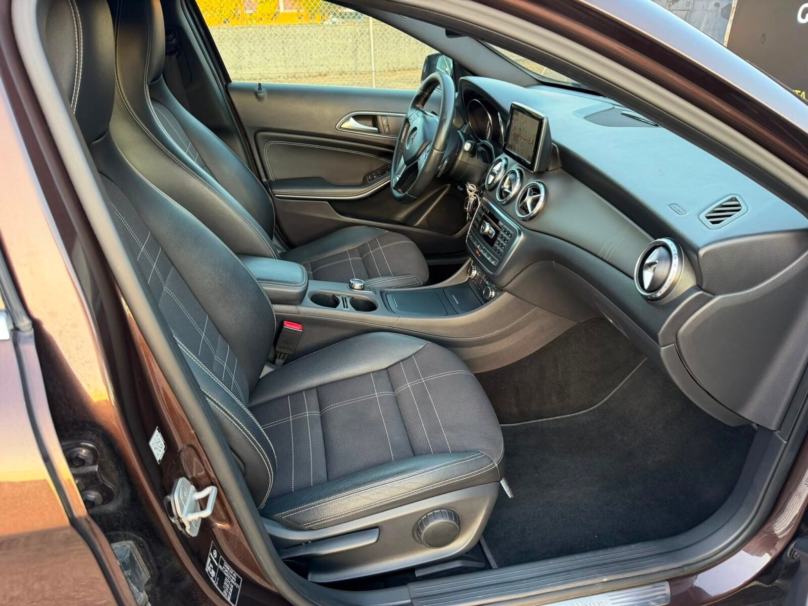 MERCEDES-BENZ Gla 200