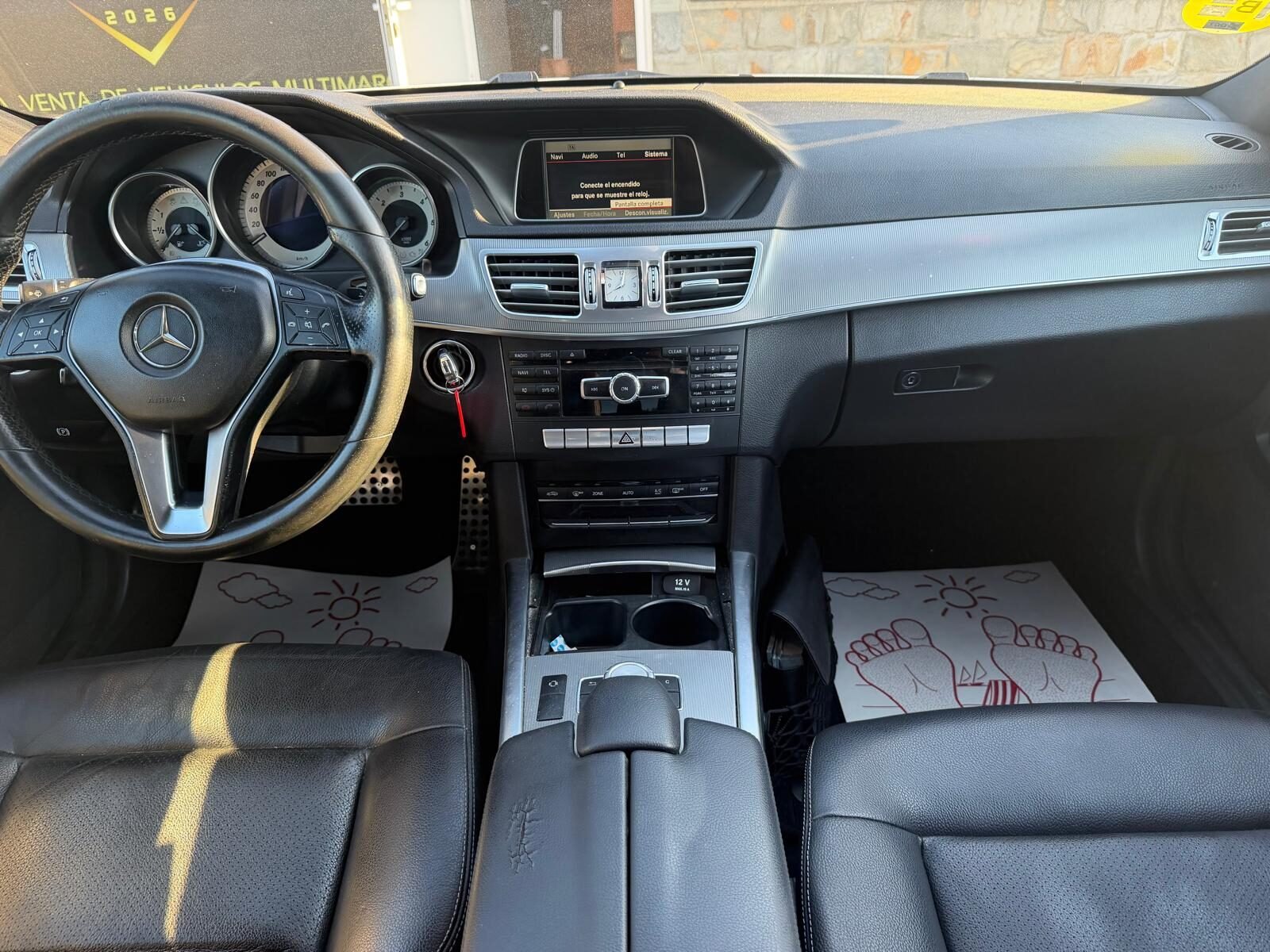 MERCEDES-BENZ E 220