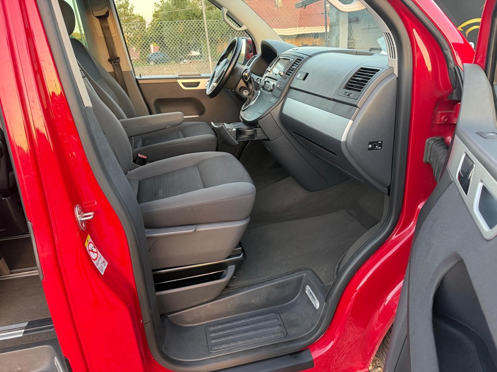 VOLKSWAGEN MULTIVAN 2.0 TDI 