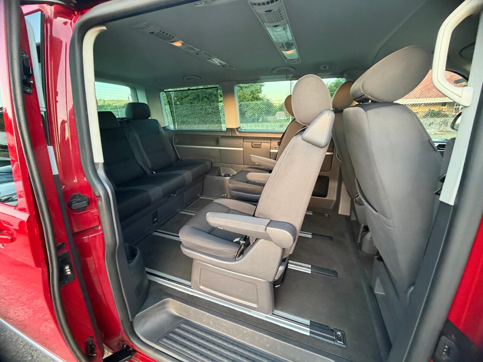 VOLKSWAGEN MULTIVAN 2.0 TDI 