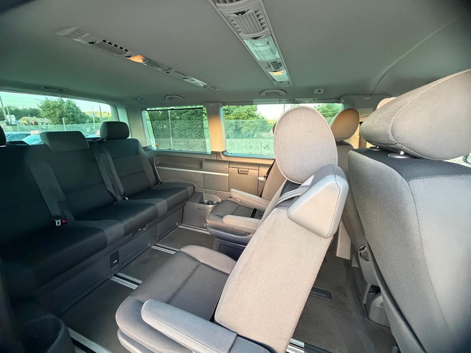 VOLKSWAGEN MULTIVAN 2.0 TDI 