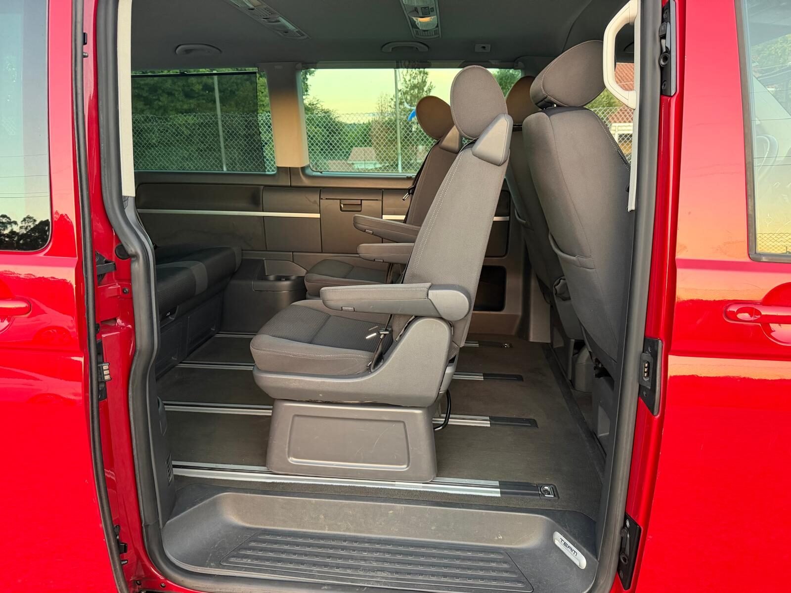 VOLKSWAGEN MULTIVAN 2.0 TDI 