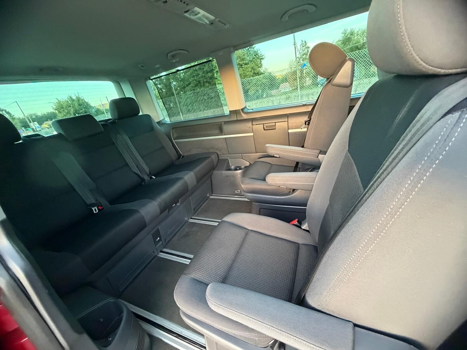 VOLKSWAGEN MULTIVAN 2.0 TDI 
