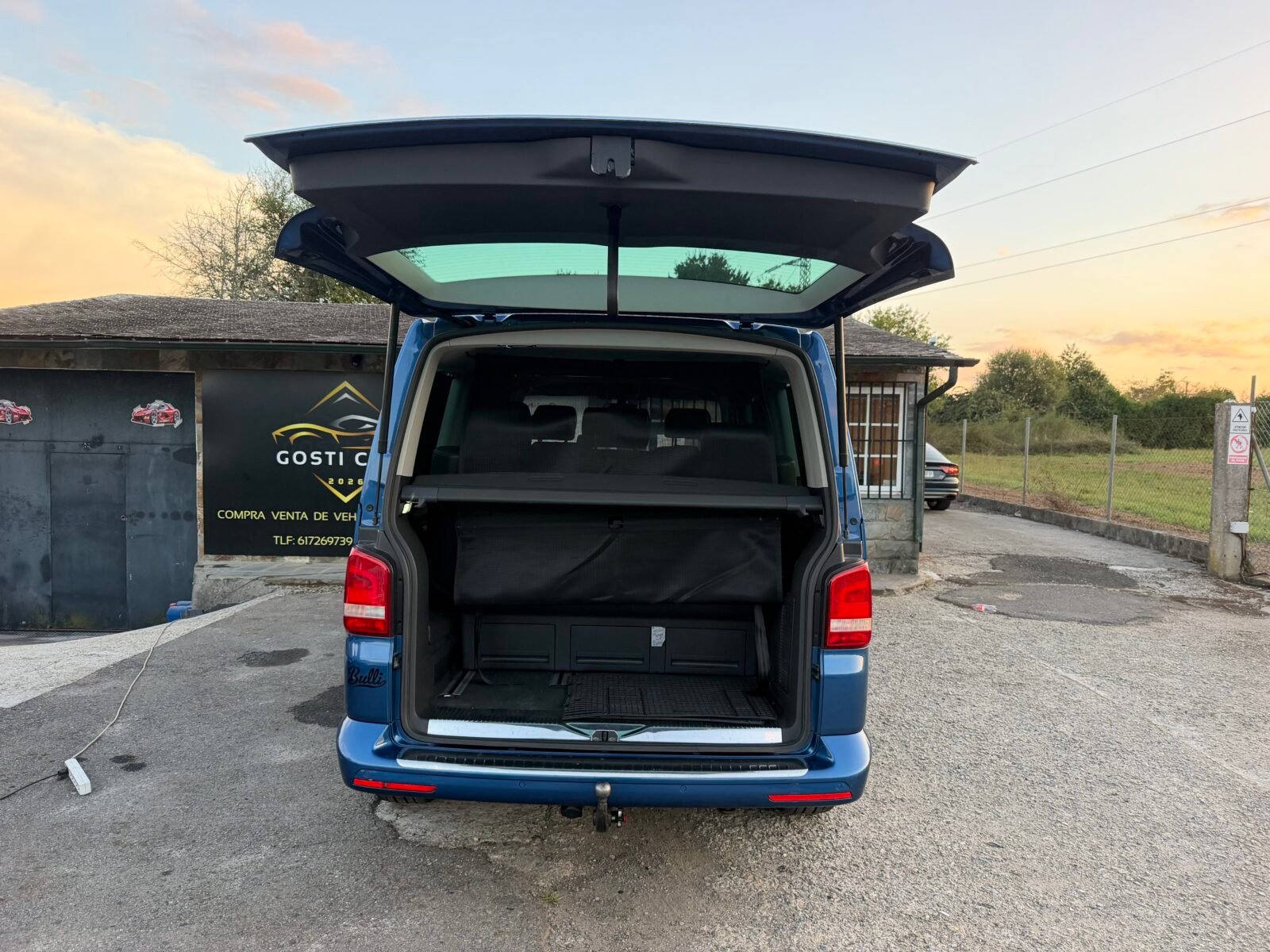 VOLKSWAGEN MULTIVAN 2.0TDI